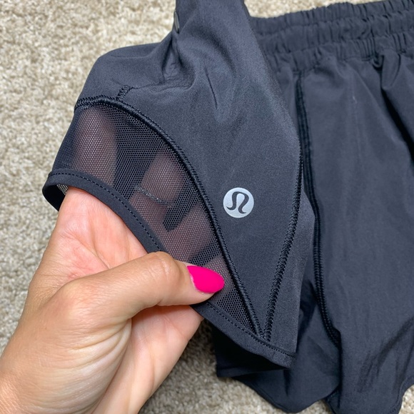Lululemon Black Hotty Hot Short Size 2 - Picture 7 of 11
